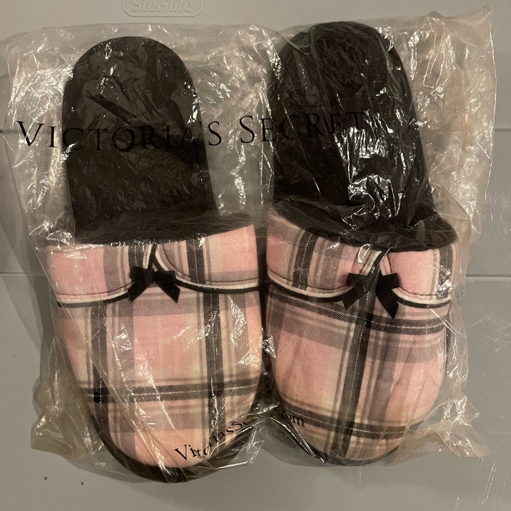 Victoria’s Secret winter slipper